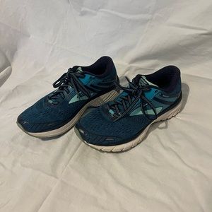 Women’s Brooks Running Shoes